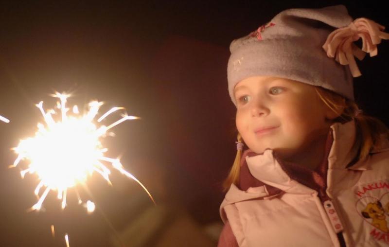 Ура, каникулы! Пиротехника, которую можно запускать с детьми - Бородино | borodino.salutsklad.ru